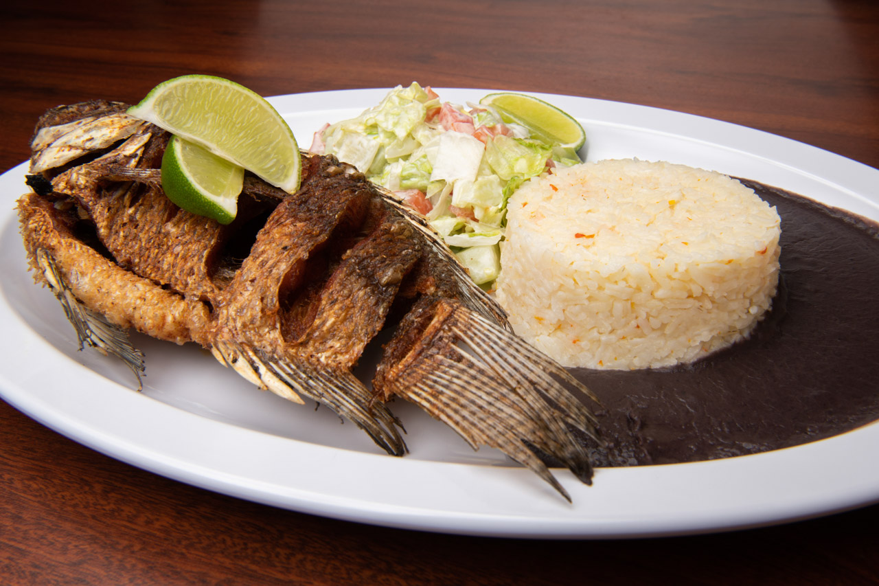 mojarra-frita-tipico-quetzal-restaurant-el-tipico-quetzal-cafeter-a